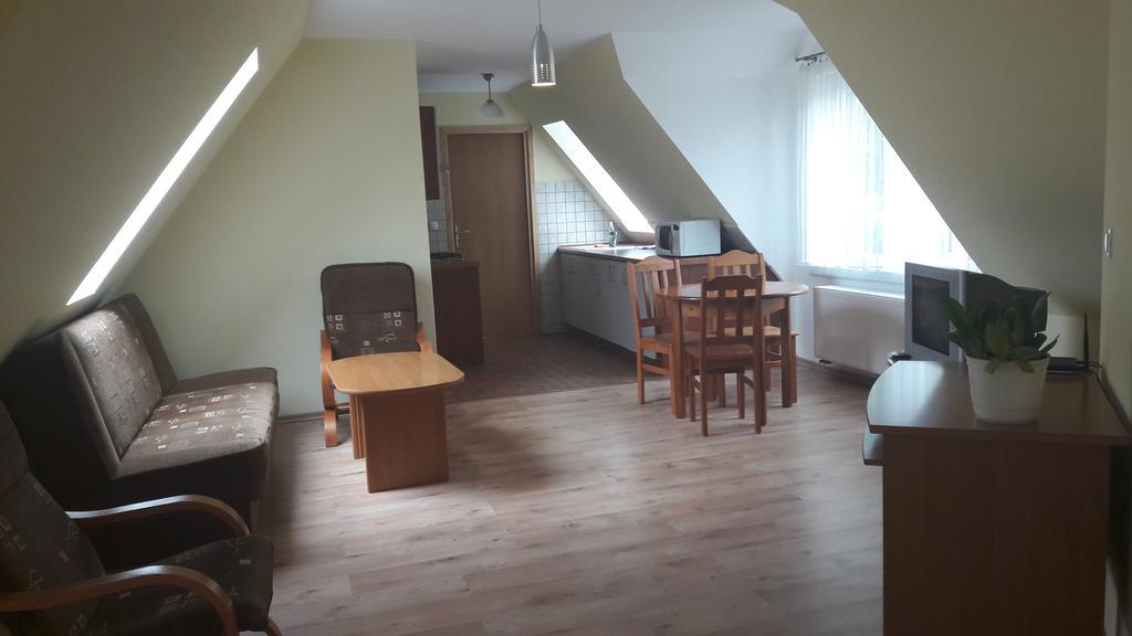 Apartamenty Goscinne Med-Palace Niemodlin Buitenkant foto